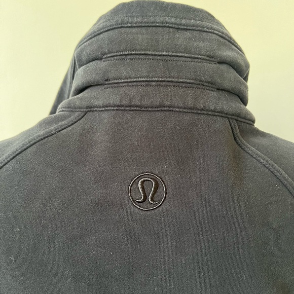 Lululemon Athletica Black Radiant Funnel Neck Jacket Sweatshirt Size 4 - Picture 7 of 9